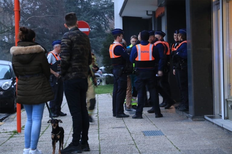 Brandweer rukt massaal uit voor … brandblustoestel