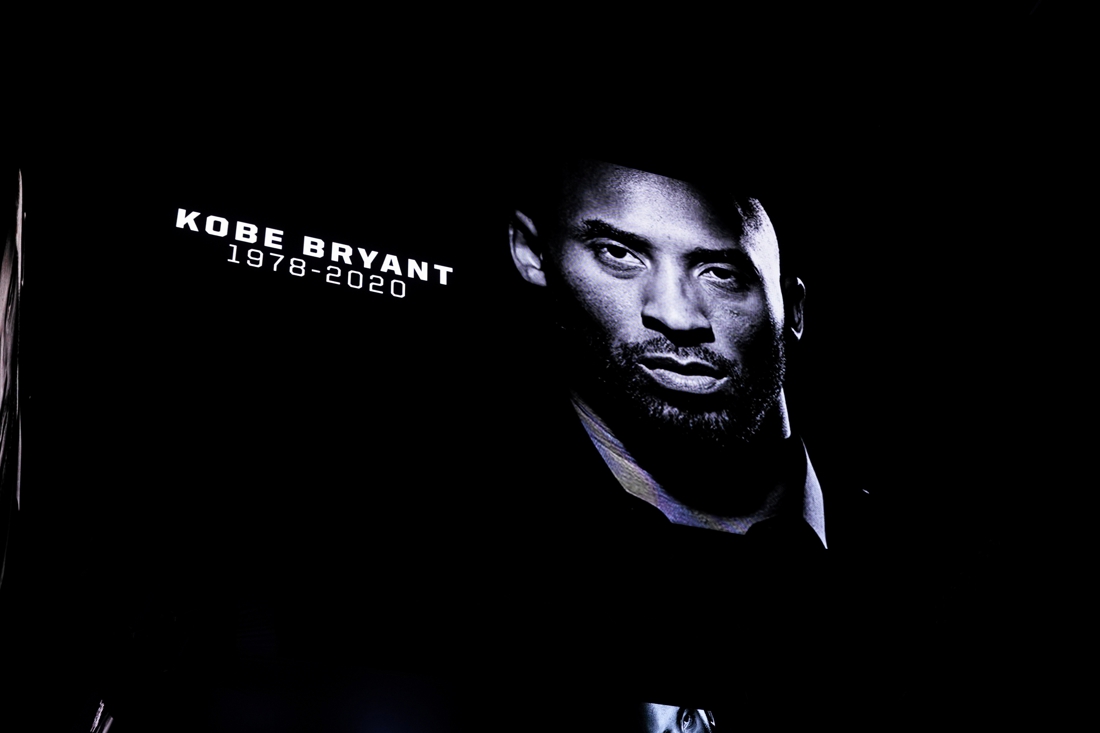 Nu al eerbetonen aan Kobe Bryant: beklijvende taferelen tijdens NBA-wedstrijd, Neymar maakt nummer 24 met handen