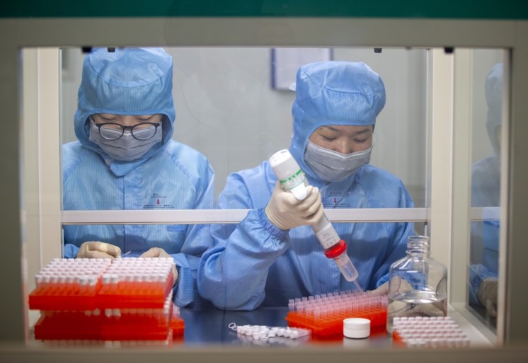 Australische wetenschappers kweken coronavirus in laboratorium, British Airways schrapt alle vluchten naar China