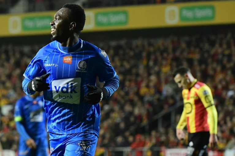 Volwassen AA Gent zet leider Club onder druk na uitzege op Mechelen