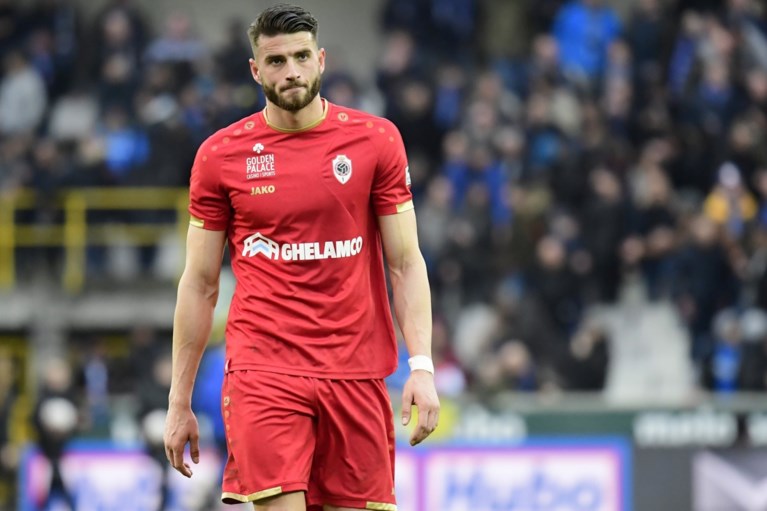 Wesley Hoedt weer in de clinch met Lamkel Zé: “Hij wil praten als een grote jongen, en dan speelt hij zo’n wedstrijd”