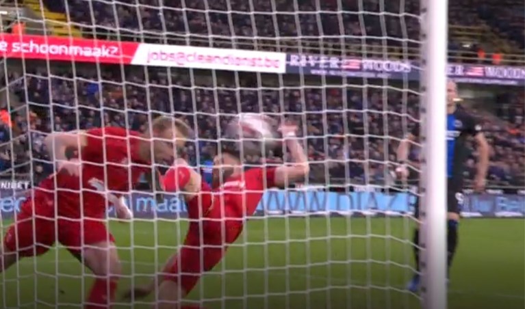 Was die bal wel over de doellijn? Club Brugge scoort controversieel doelpunt tegen Antwerp
