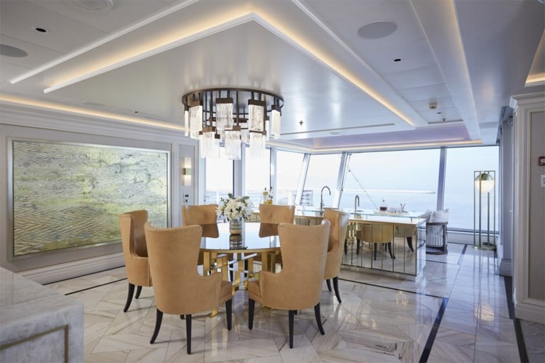 Extreme luxe voor 10.000 euro per nacht: binnenkijken in de mooiste hotelkamer op zee