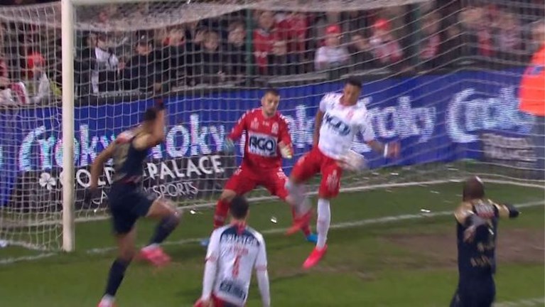 Twee keer hands, slechts één strafschop voor Antwerp in bekerduel met Kortrijk