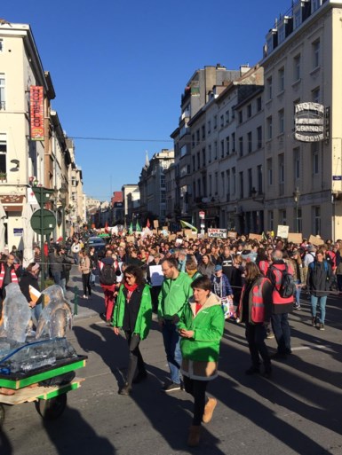 Klimaatspijbelaars hervatten hun acties in Brussel, maar grootouders grijpen de macht