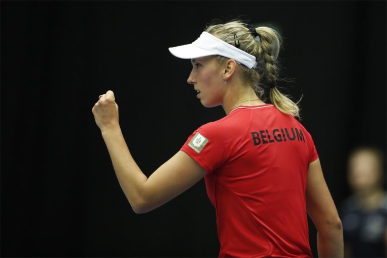 Eerst schutteren, dan schitteren: Elise Mertens brengt België op 1-0 tegen Kazachstan in Fed Cup