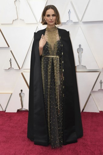 Een sneer over ‘Cats’ door de acteurs zelf en een mantel met een subtiele boodschap: tien spraakmakende momenten op de Oscars