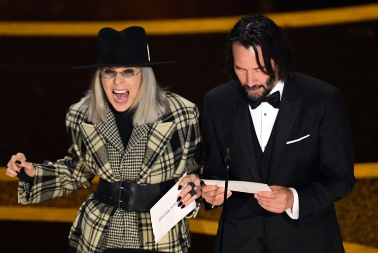 Een sneer over ‘Cats’ door de acteurs zelf en een mantel met een subtiele boodschap: tien spraakmakende momenten op de Oscars