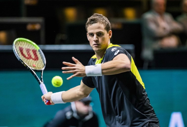 Topreekshoofd Daniil Medvedev is al na één partij uitgeschakeld in Rotterdam