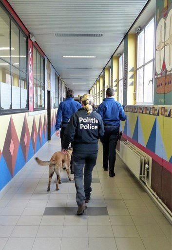 Dubbele drugsactie op school: positief resultaat bij 25 leerlingen