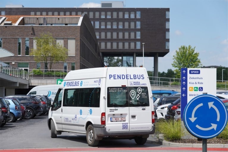 Ziekenhuis gaat patiënten en bezoekers vervoeren met dit zelfrijdend busje