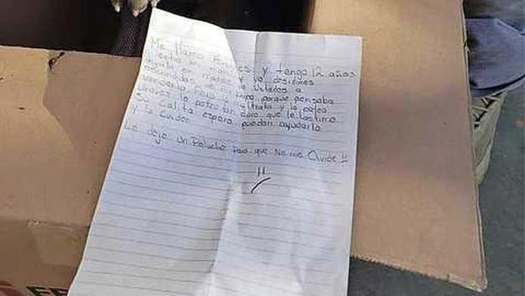 12-jarige jongen laat zijn pup achter bij het asiel, met een hartverscheurend briefje