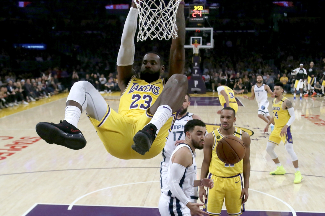 NBA. LA Lakers doen uitstekende zaak met winst tegen Memphis en verlies van Denver