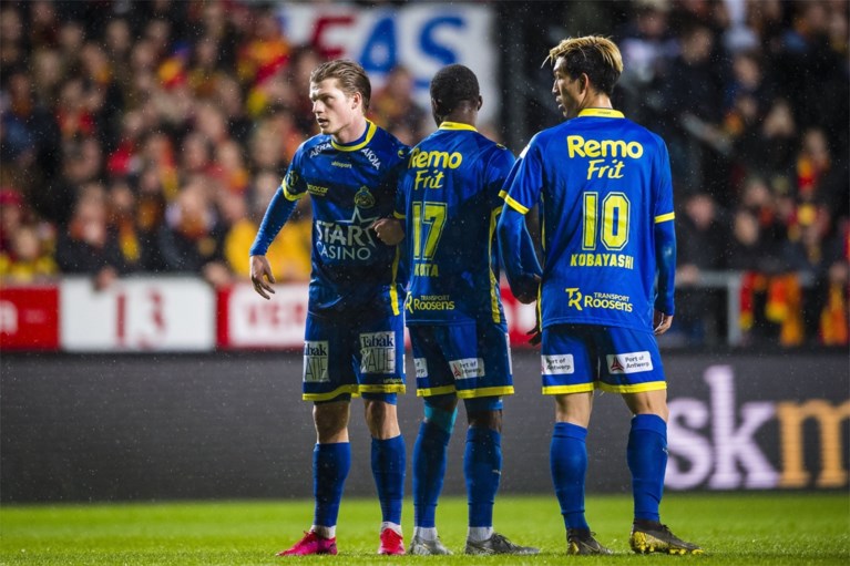 Waasland-Beveren neemt rode lantaarn over van Cercle Brugge na pijnlijke nederlaag tegen KV Mechelen