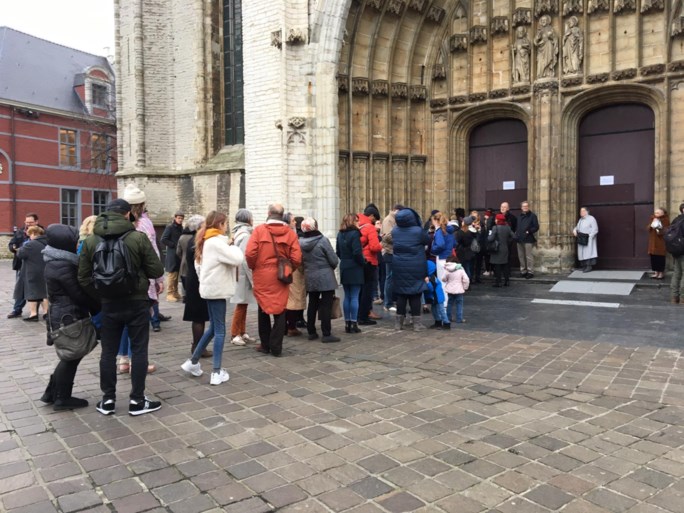 Nieuwe bisschop van Gent gewijd onder massale belangstelling