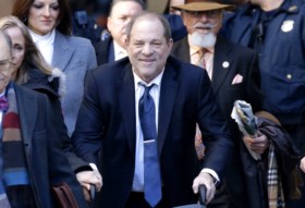 Italiaans model deelt vernietigende opnames van Harvey Weinstein: “Ik wil je veel leren, maar dan moet je wel plezier met mij hebben en genieten”