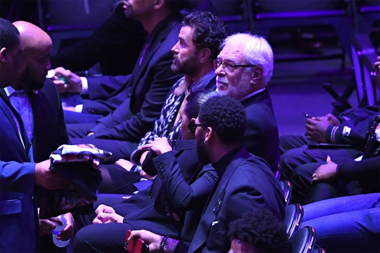 LA eert Kobe Bryant en dochter Gianna in pakkende ceremonie: mooie woorden van Michael Jordan, emotionele speech van weduwe Vanessa