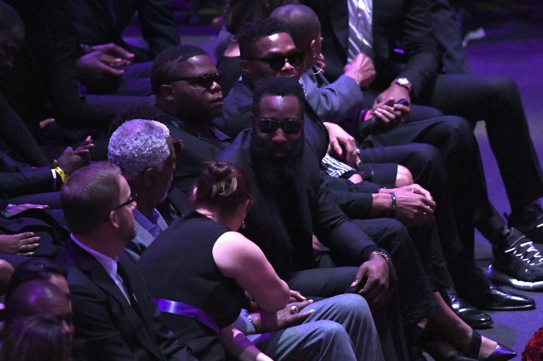 LA eert Kobe Bryant en dochter Gianna in pakkende ceremonie: mooie woorden van Michael Jordan, emotionele speech van weduwe Vanessa