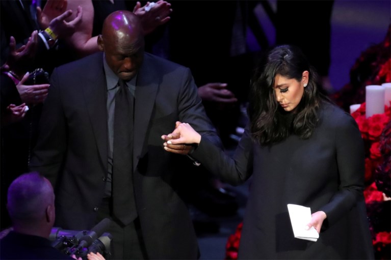 LA eert Kobe Bryant en dochter Gianna in pakkende ceremonie: mooie woorden van Michael Jordan, emotionele speech van weduwe Vanessa