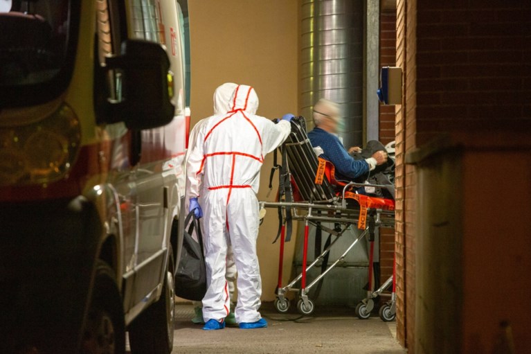 De zoektocht naar ‘patient zero’: Italiaanse premier wijst met beschuldigende vinger naar ziekenhuis waar dokter en verplegers coronavirus verspreidden