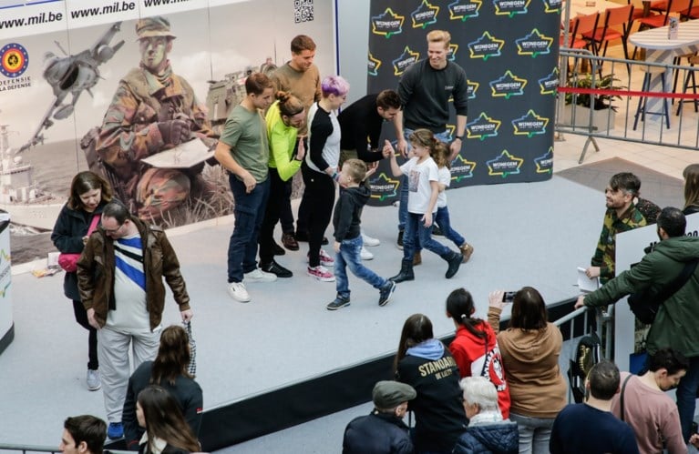 Uur in de wachtrij voor helden uit ‘Kamp Waes’