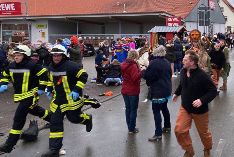 Man die inreed op carnavalstoet in Duitsland “weet niet meer waarom hij dat gedaan heeft”