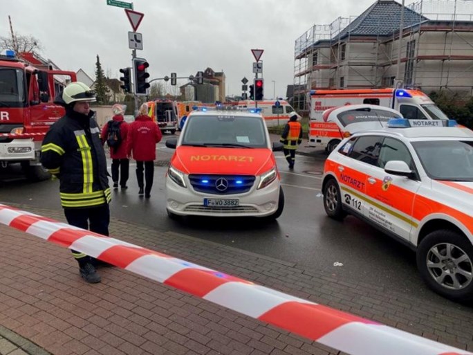 Man die inreed op carnavalstoet in Duitsland “weet niet meer waarom hij dat gedaan heeft”
