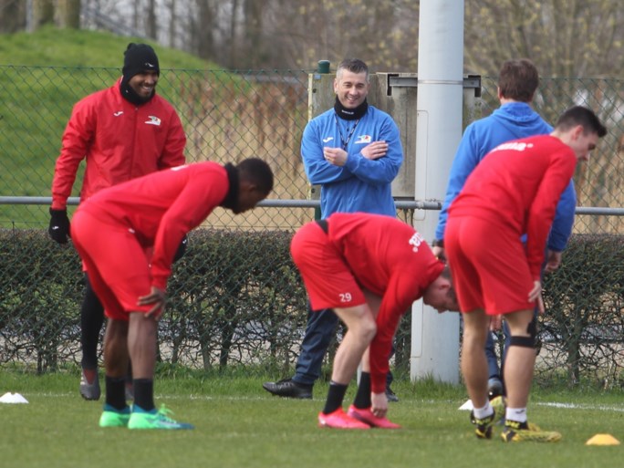 Oude bekende Adnan Custovic moet KV Oostende in 1A houden: “Ik wil de spelers positieve energie geven en hun vertrouwen opnieuw opkrikken”