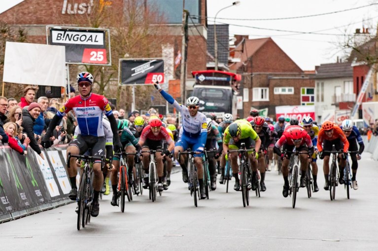 Wel prijs voor Deceuninck - Quick-Step in kletsnatte GP Monseré dankzij ongenaakbare Fabio Jakobsen: “We mochten niet falen”