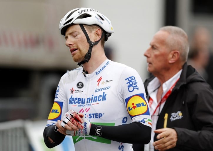 Geen breuk, maar wel puntenaftrek voor Sam Bennett na elleboogstoten aan Quintana in Parijs-Nice