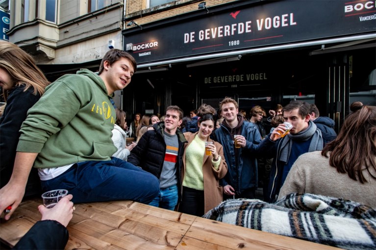 Gemeente verbiedt ‘lockdown’-feestjes, Van Ranst over organisatoren: “Ze hebben de boodschap duidelijk niet begrepen”