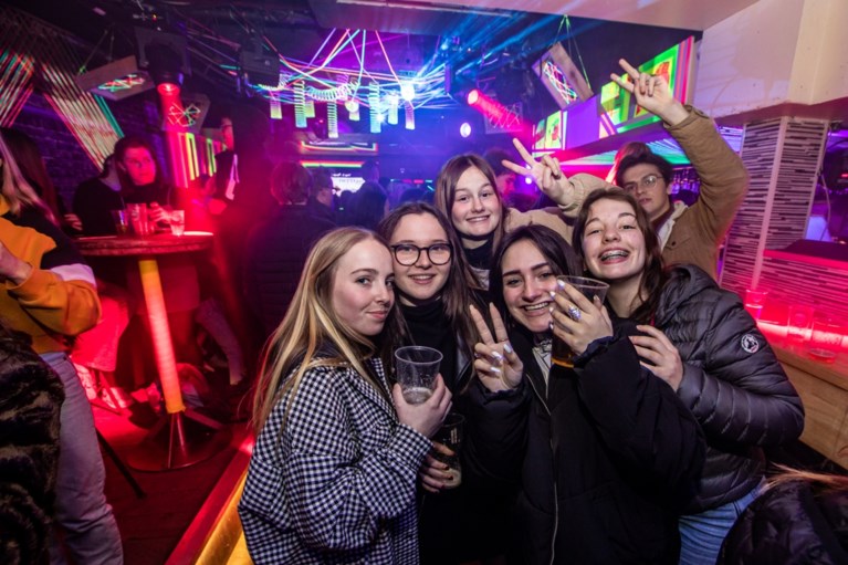 Gemeente verbiedt ‘lockdown’-feestjes, Van Ranst over organisatoren: “Ze hebben de boodschap duidelijk niet begrepen”