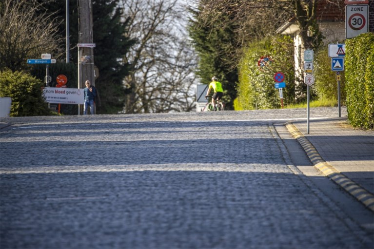IN BEELD. Geen koers vandaag in Nokere, wel desolate stilte en enkele wielertoeristen
