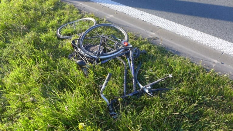Fietsster sterft bij dodehoekongeval met vrachtwagen in Gullegem