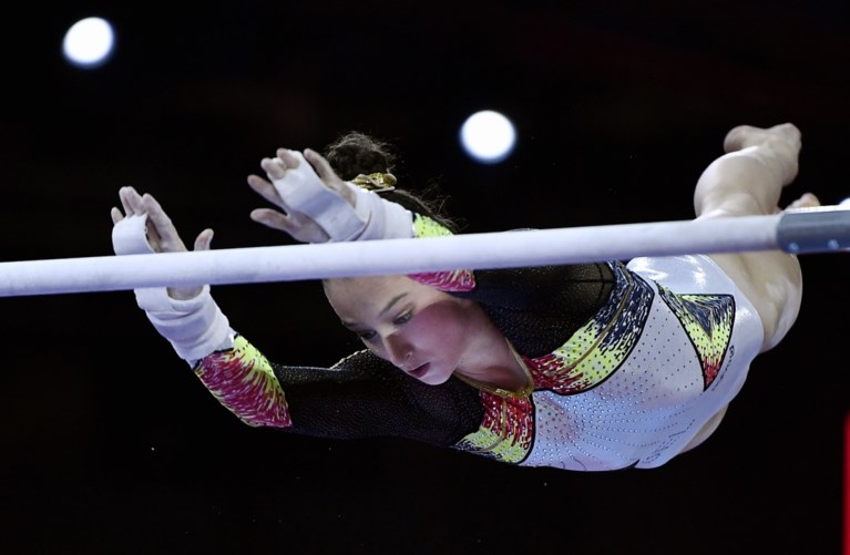 Nina Derwael moet even bekomen na uitstel Olympische Spelen: “Ik krijg meer tijd, maar de concurrentie ook”