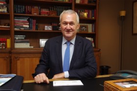 De Ronde in oktober? Burgemeester van Kluisbergen drukt alle hoop de kop in: “De kans is klein, zo niet onbestaande”