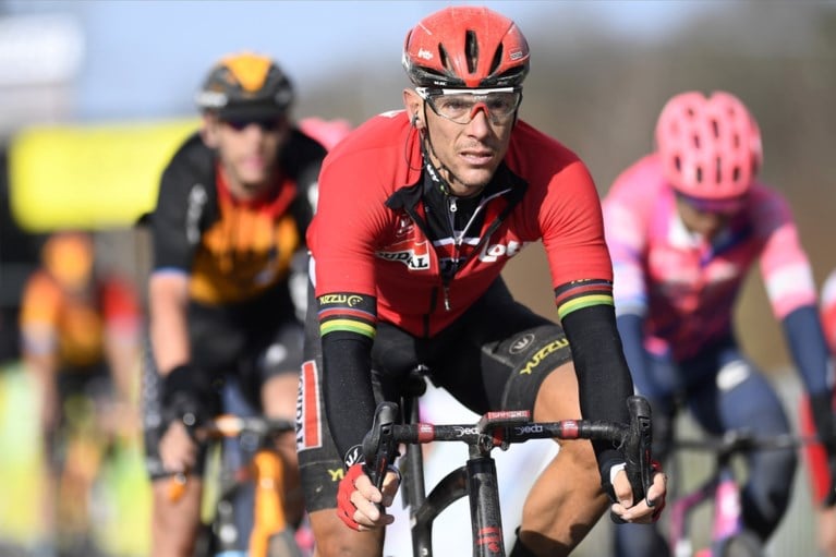 Gilbert lanceert voorstel om de wielerkalender te herzien, Lefevere ziet ingekorte Tour wel zitten