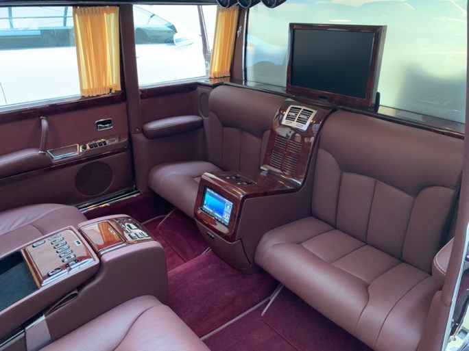 Te koop (en het is een ‘koopje’): Mercedes van 2,15 miljoen euro