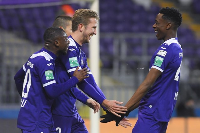Sevilla lonkt naar Anderlecht-goudhaantje Sambi Lokonga ...