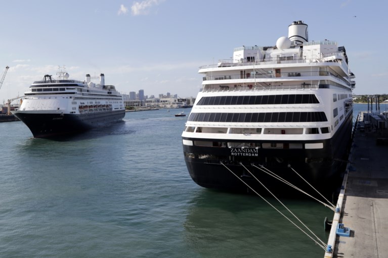 Cruiseschip Zaandam aangemeerd in Florida, bedrijf bedankt Trump
