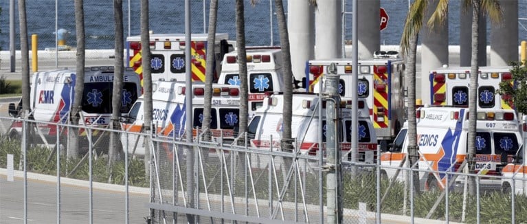 Cruiseschip Zaandam aangemeerd in Florida, bedrijf bedankt Trump