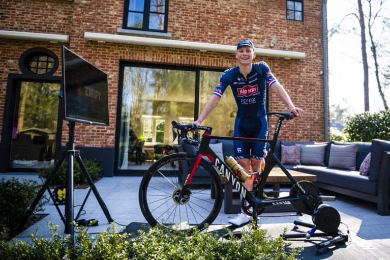 Mathieu van der Poel ziet deelname aan de Tour de France wel zitten (als die doorgaat): “Misschien moeten we toch nog eens lobbyen”