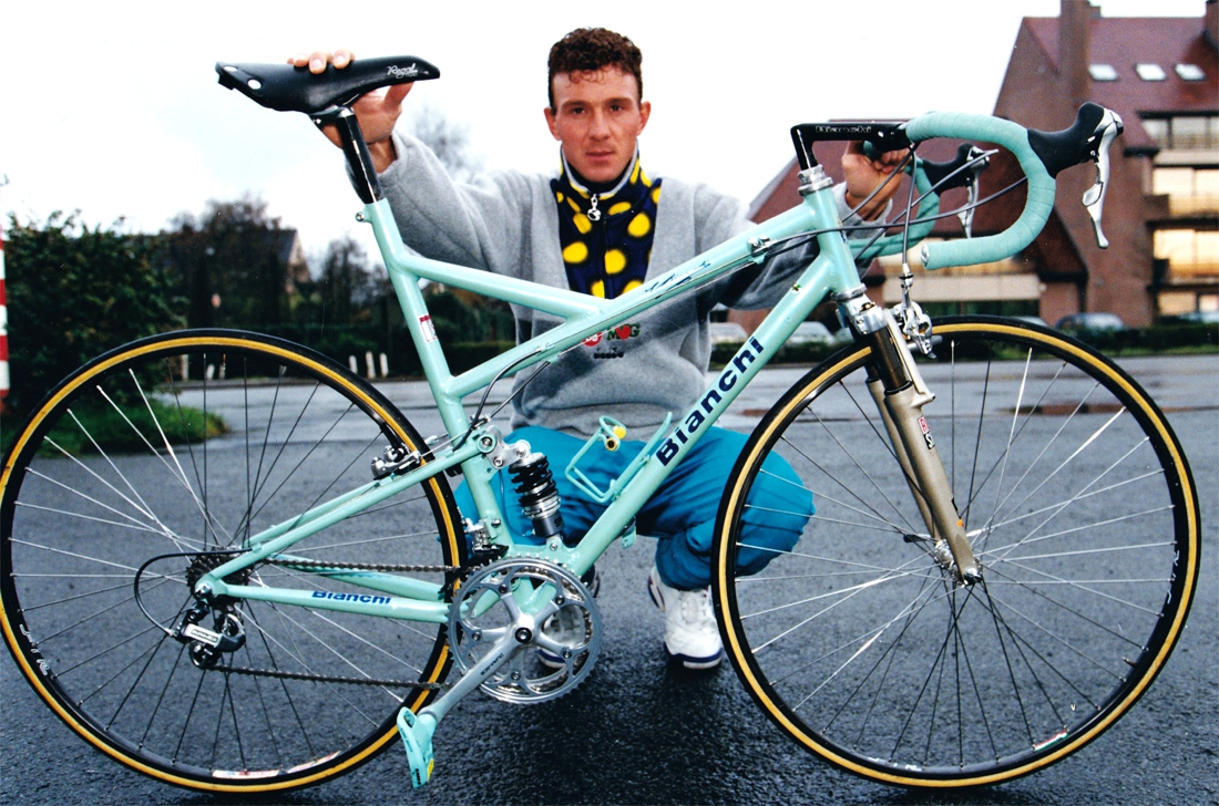 Ex-wielerkampioen Johan Museeuw op zoek naar 'vervloekte Bianchi' die hem zege kostte in Parijs-Roubaix: “Sinds die dag nooit gezien” | Het Nieuwsblad Mobile
