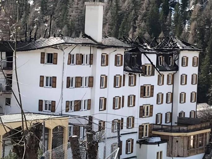 Schade aan Zwitsers Intersoc-hotel na brand is enorm: “Geen slachtoffers dankzij coronavirus”