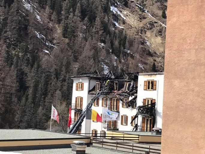 Schade aan Zwitsers Intersoc-hotel na brand is enorm: “Geen slachtoffers dankzij coronavirus”