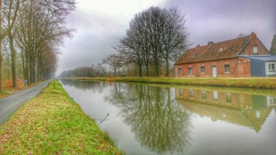 Meisje 16 Door Onbekende Met Stok Van Fiets Geslagen Slac Lommel Het Nieuwsblad Mobile