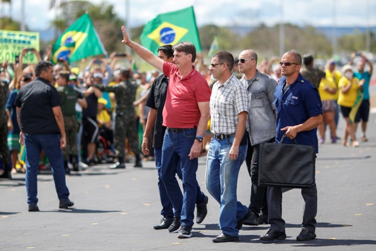 Braziliaanse president Bolsonaro demonstreert tegen coronamaatregelen
