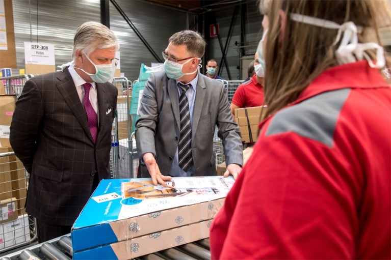 Koning Filip brengt bezoek aan distributiekantoor Bpost