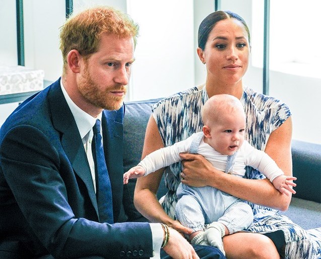 ROYALS. Smekend sms’je van Harry duikt op, prinses gaat naar het ziekenhuis