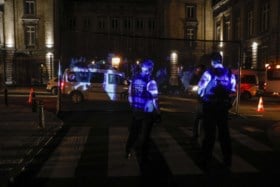 Klimaatactivisten voeren hologrammenbetoging in Brussel en wereldwijde online actie